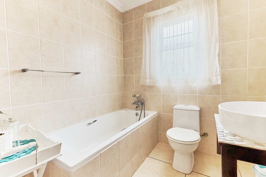 2 Bedroom Property for Sale in Royal Ascot Western Cape